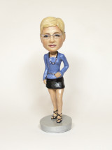 Статуэтка подарок девушке по фото | «Девушка в мини юбке» - фото 1