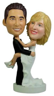 Подарок на свадьбу от друзей «Мы не скромные» | Свадебная статуэтка по фото - фото 1